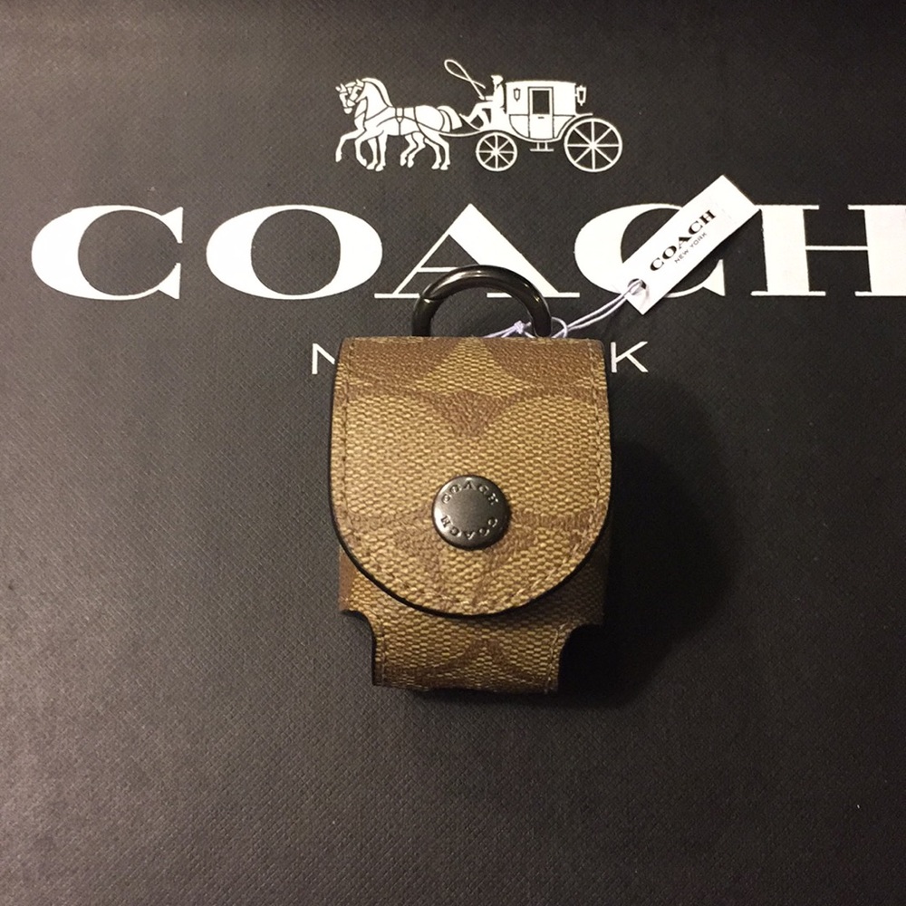 💥HOST PICK💥(UNISEX) COACH - EARBUD CASE BAG CHARM (NWT)